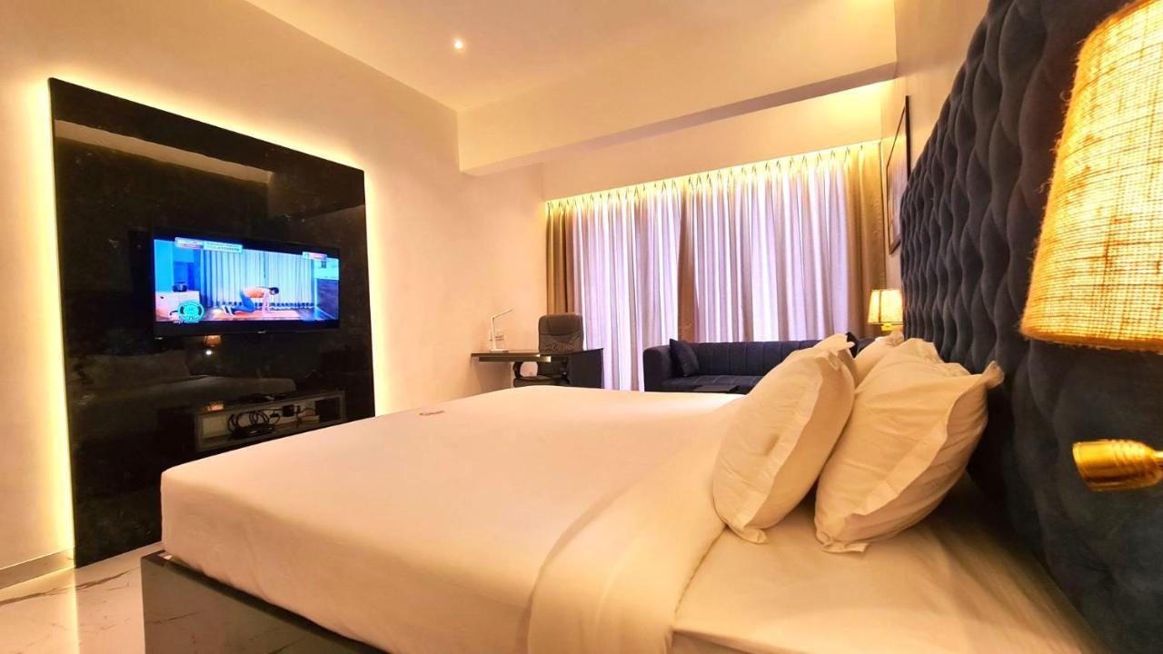 Galaxy Club & Hotel Bijapur  Exterior photo