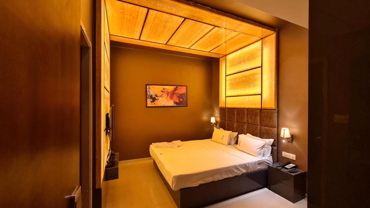 Galaxy Club & Hotel Bijapur  Exterior photo